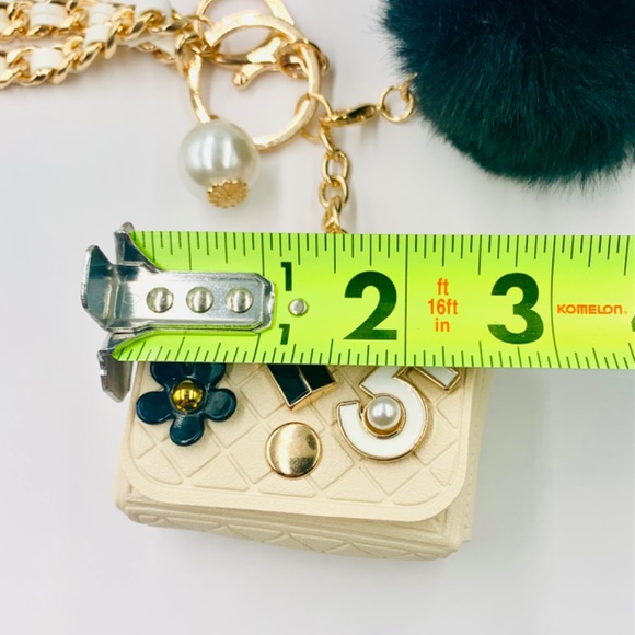 Trendy flower/#5 mini purse Pom Pom wristlet keychain bag charm cream black gold - Picture 8 of 9